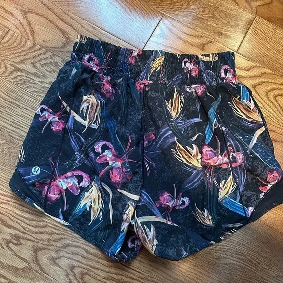 Lululemon hotty hot shorts